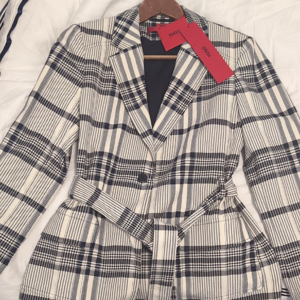 NWT HUGO Navy and White Plaid Blazer, Size FR 44, IT 46